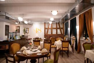 No18 | Restaurant | Bar & Smoker-Lounge