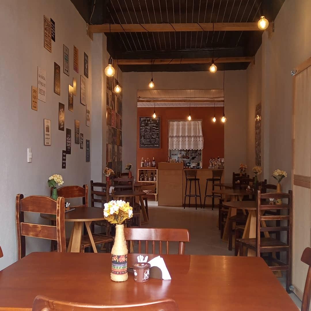 Nossa Esquina Café Bistro