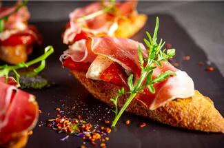 Le Poisson Rouge Wine Bar
