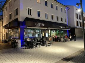 CE LA VIE Restaurant-Bar-Café