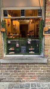 Laurence Take Away