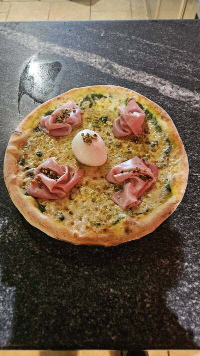 Halo Pizza 33 foto