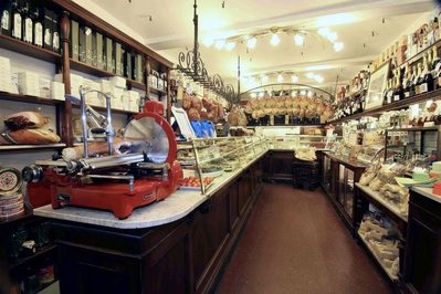 Salumeria Hosteria Giusti foto