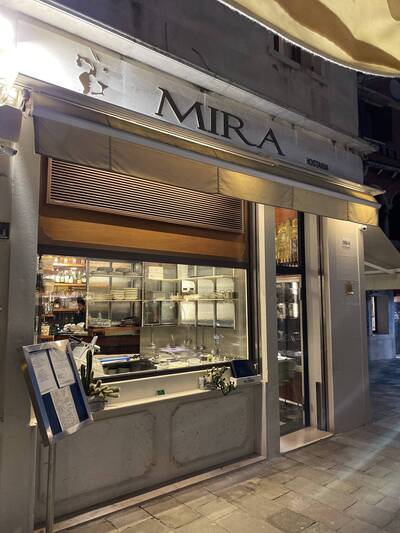 Mira Hostaria foto