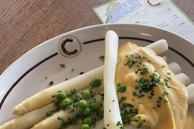 Sternen Grill + Sternen Grill Restaurant im oberen Stock. foto