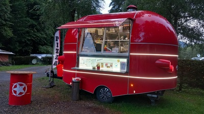 The Red Peanut Food-truck