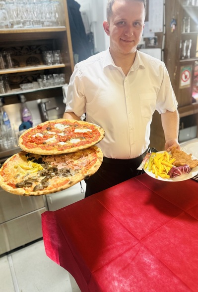 Restaurant Pizzeria Jolly latsch foto