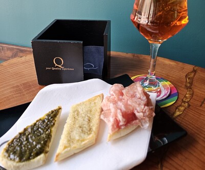 Q • your Quality experience foto
