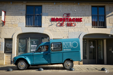 Chez Moustache