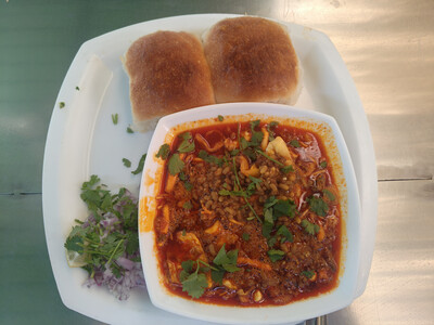 Fakkad Foods by Ambar Karve photo