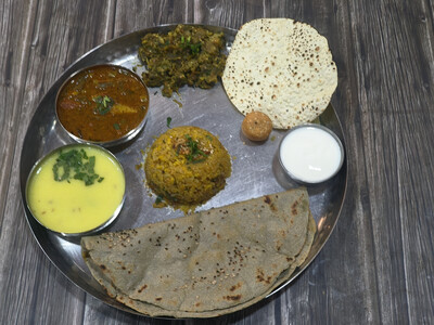 Fakkad Foods by Ambar Karve photo