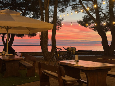 Restaurant Plaza Fazana foto