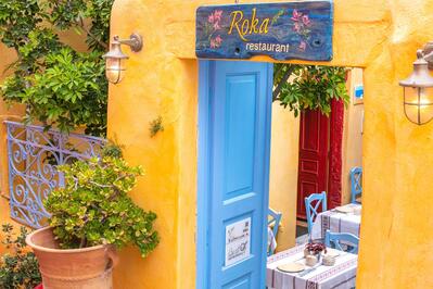 Roka Oia