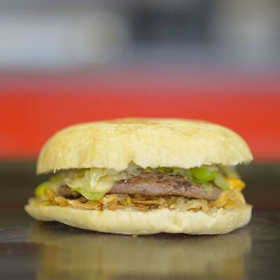 Essayez l'un des hamburgers offert par FB Foodtruck