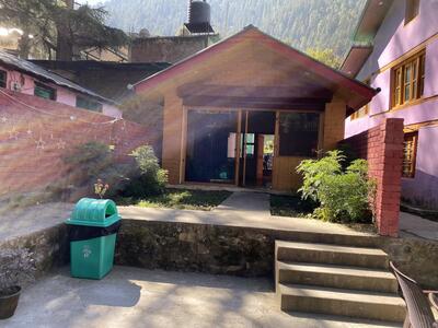 Pinewood cafe photo