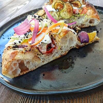 LA STORTA Unconventional Pizza
