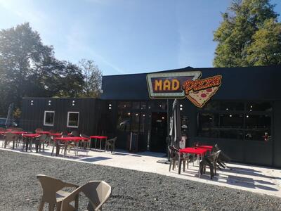 Pizza & Burger "Le Bon Endroit" By MAD PIZZA