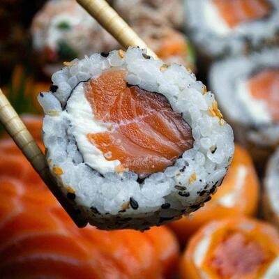 CAVIAR Sushi & Bistro