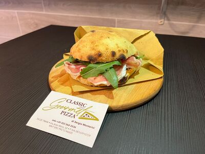 Classic And Gourmet Pizza foto