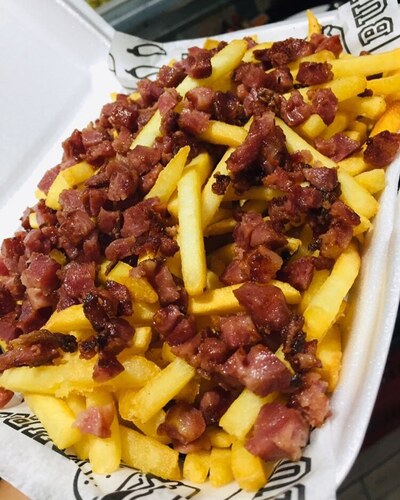Machado Pastelaria, Lanches e Calotas Tapera foto