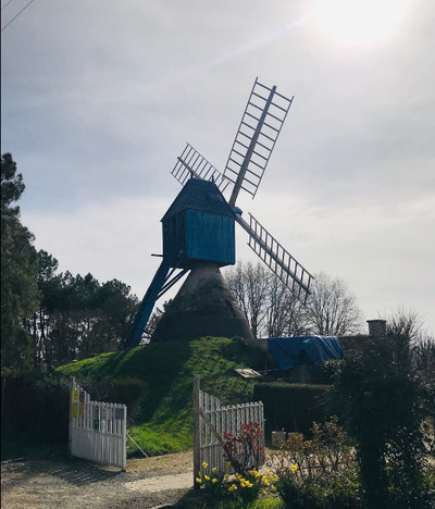 Le Moulin Bleu