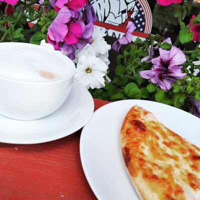Little Johnny's American piza