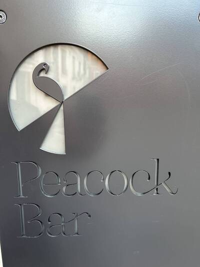 Peacock bar foto