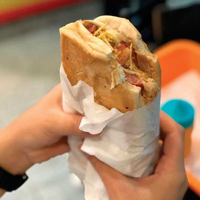 Sr. Dog Lanches - Royal Plaza Shopping foto
