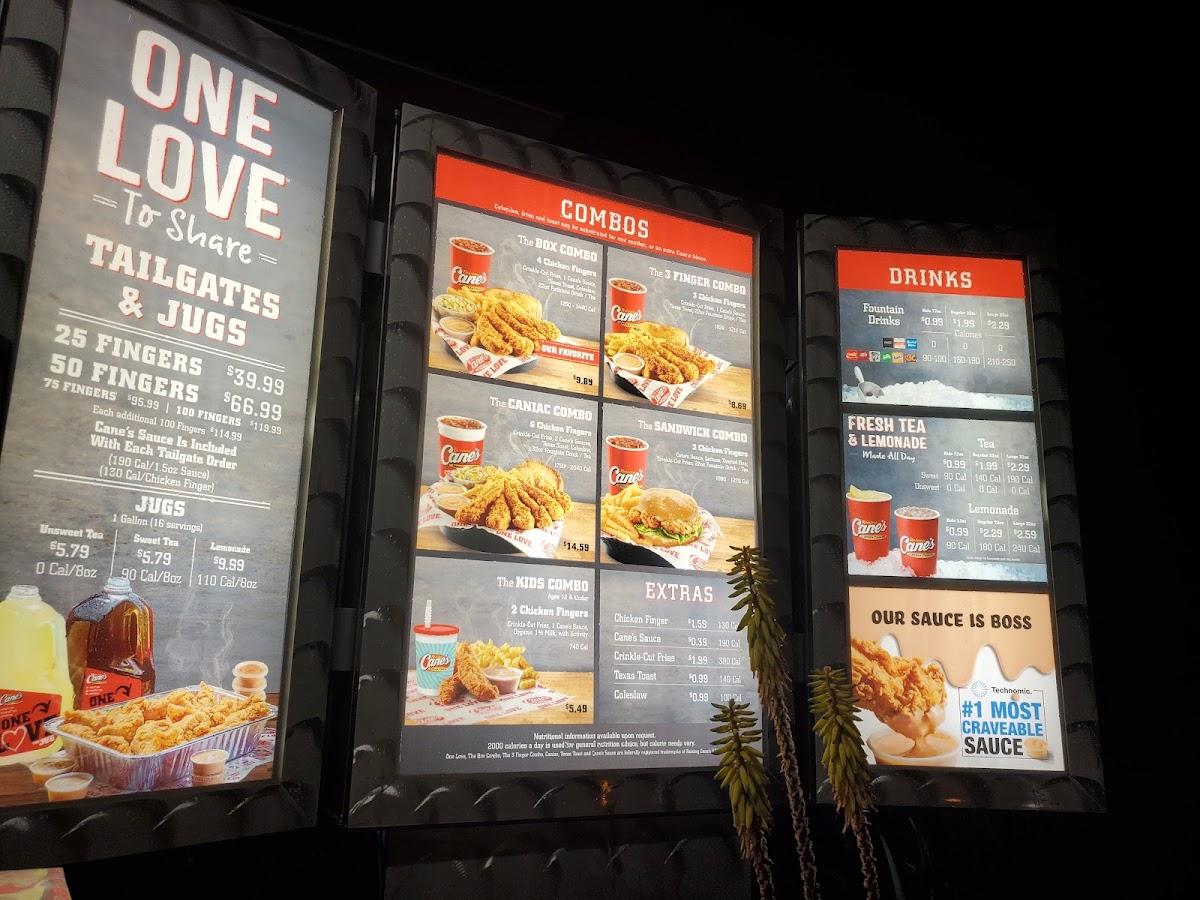 Carta de comida rápida Raising Cane's Chicken Fingers, Fontana