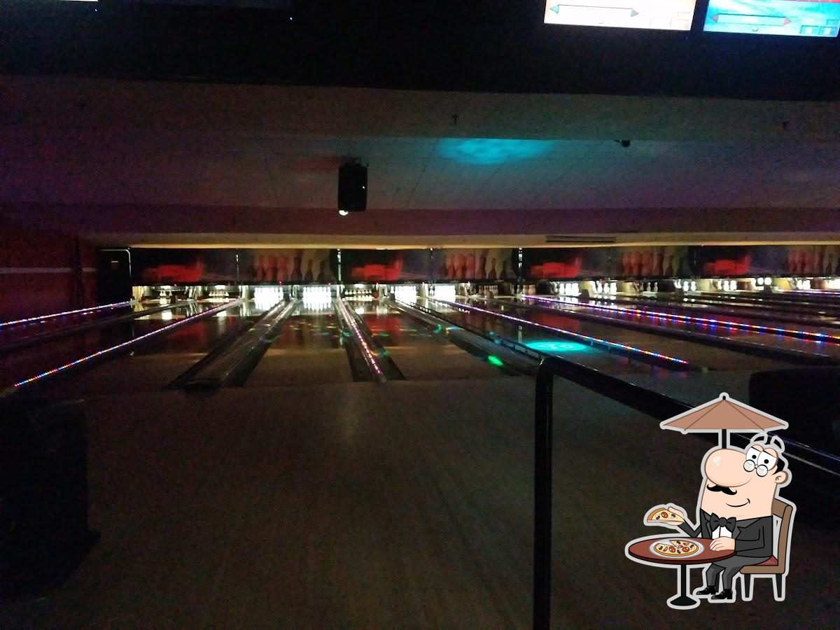 AMF Land Park Lanes, Sacramento, CA - Bowling Alley & Bar