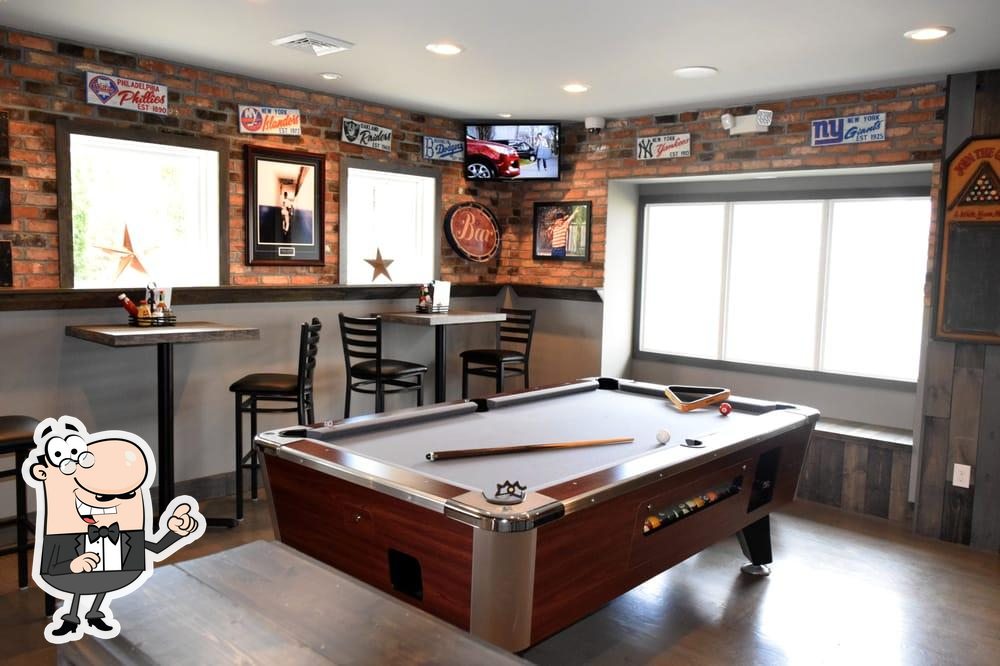 Icons Sports Bar & Grill in New Fairfield Restaurant menu and reviews