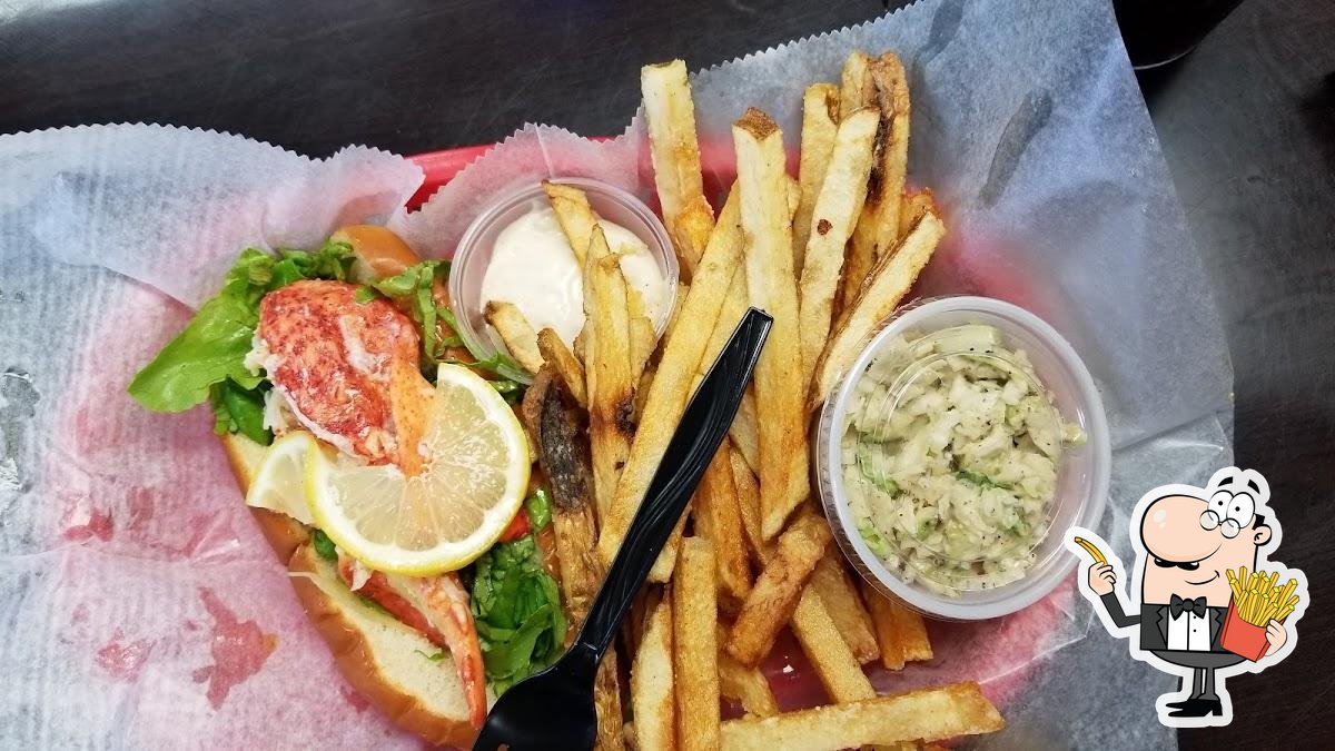 The Dawg House Grill OIB, 6415 Beach Dr SW in Ocean Isle Beach