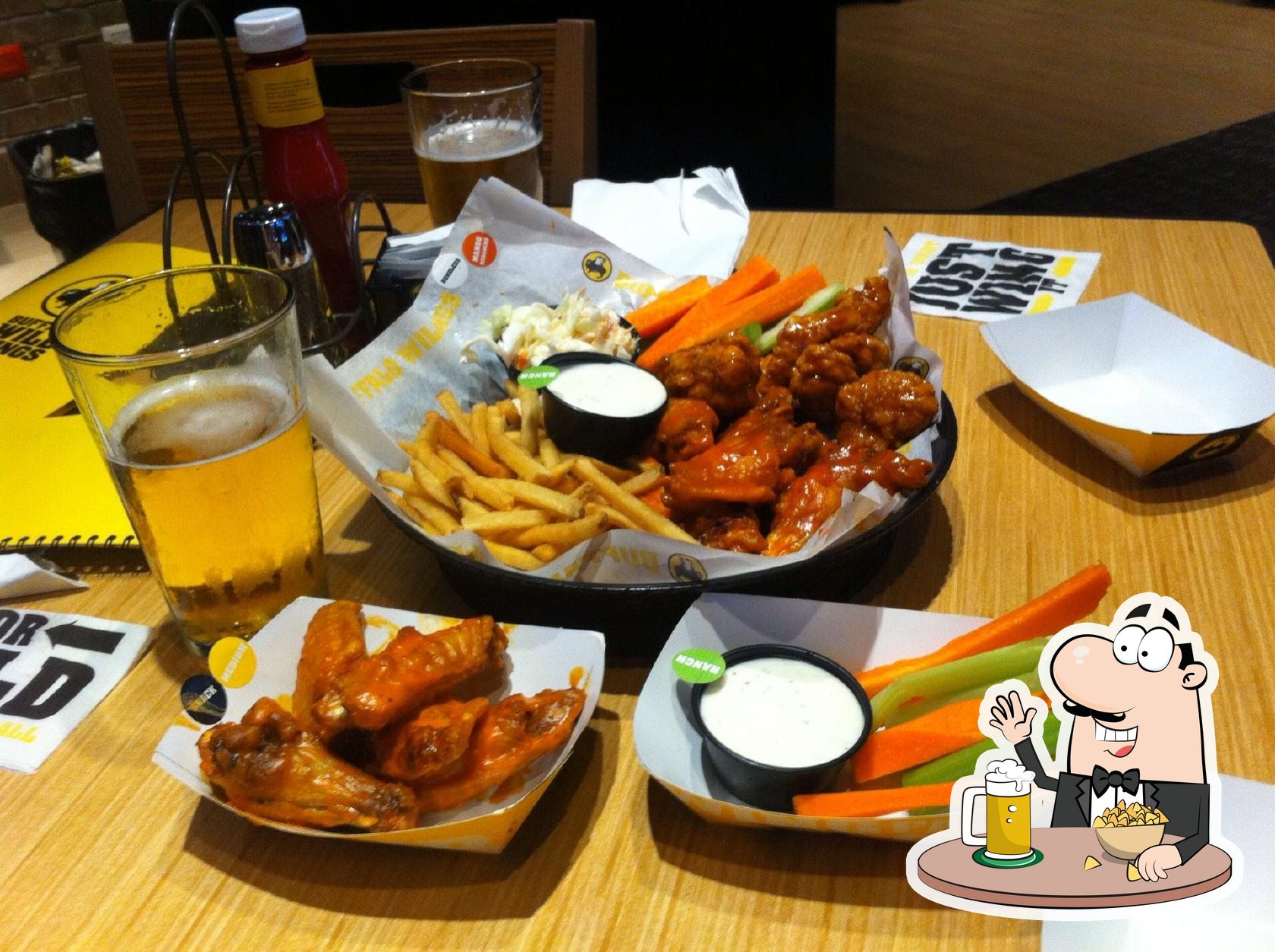 Cortesia de cumpleanos - Picture of Buffalo Wild Wings, Saltillo