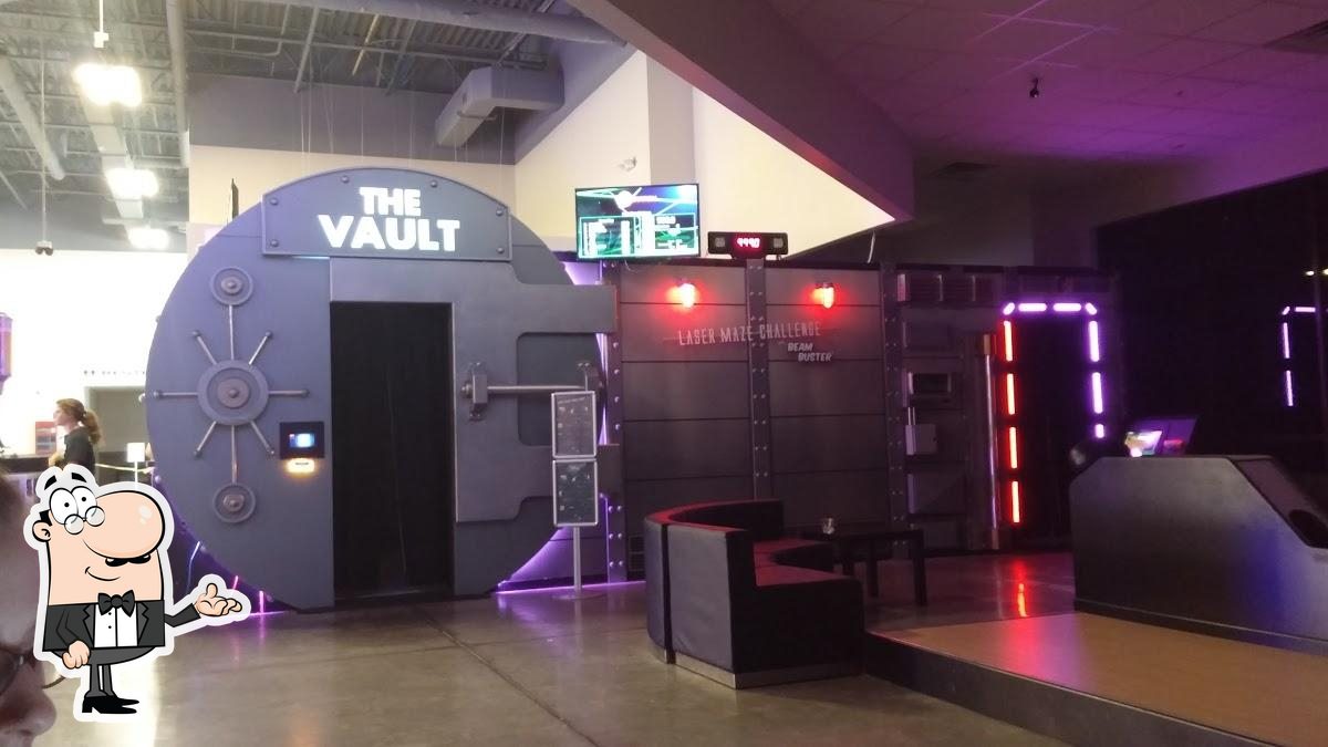 Bravoz Entertainment Center in Jacksonville Restaurant reviews