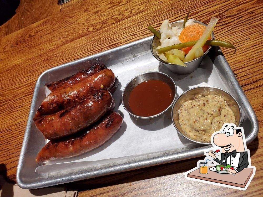 Mo's House Of Axe Restaurant, Bar, and Axe throwing in Los Angeles