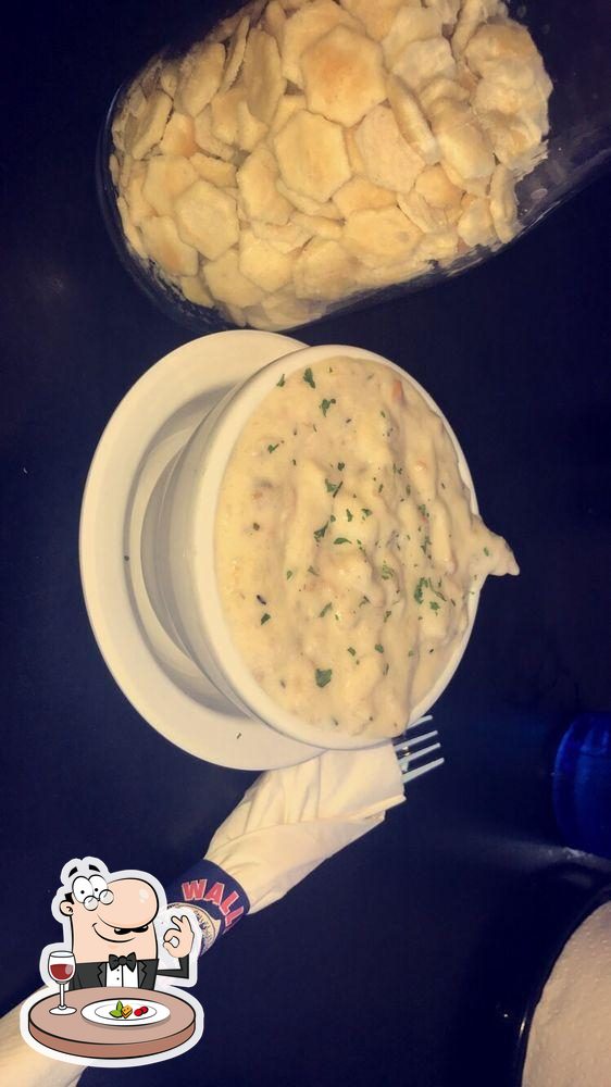 Wally's Chowder House Broiler in Des Moines Restaurant menu and reviews