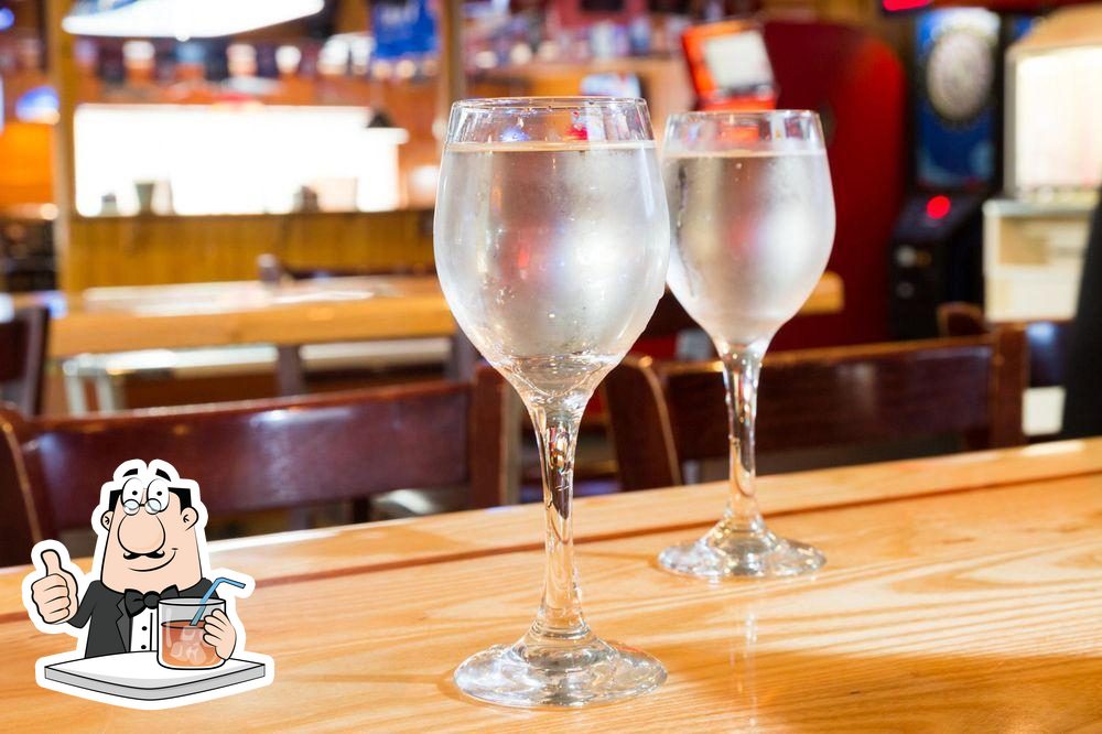 Buster's Sports Tavern, 16681 McGregor Blvd in Fort Myers Restaurant