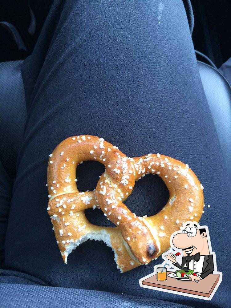 K & R Pretzel Bakery in Kettering Restaurant reviews