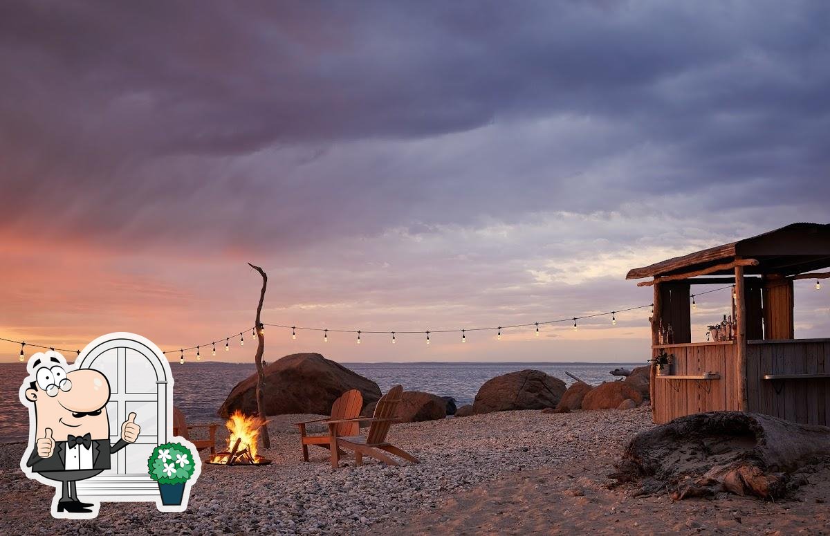 Low Tide Beach Bar at Sound View Greenport in Greenport - Restaurant ...