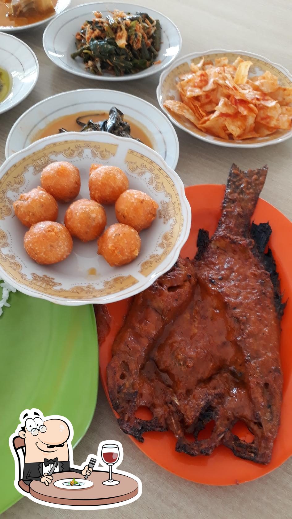 Restaurante Pondok ikan bakar khatib sulaiman Lubuk Alung 