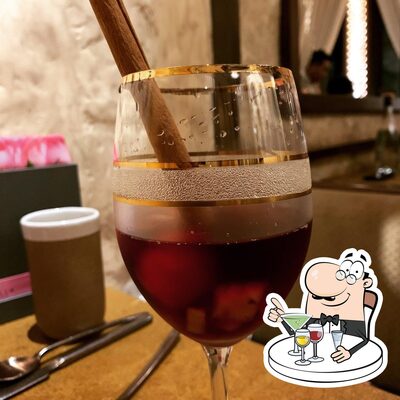 Bayroute serves alcohol