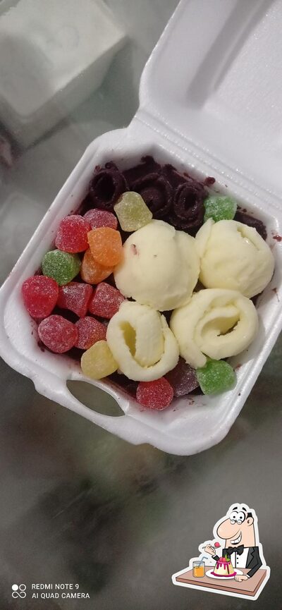 Não esqueça de experimentar uma sobremesa no Açaí do Santana