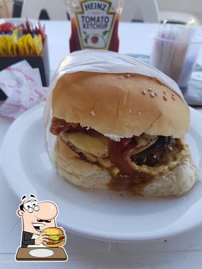 Peça um dos hambúrgueres servidos no Dib's Gelateria e Hamburgueria