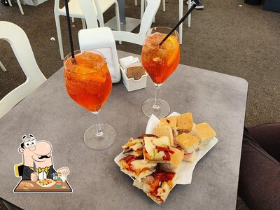 Platti al Pasticceria Beverara