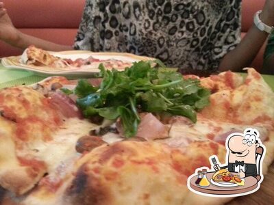 Order various kinds of pizza