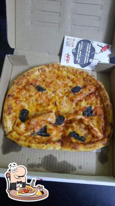 Pick pizza at Hundo Pizza