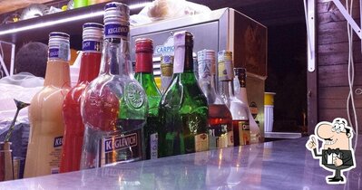 Puoi ordinare un drink dal menu