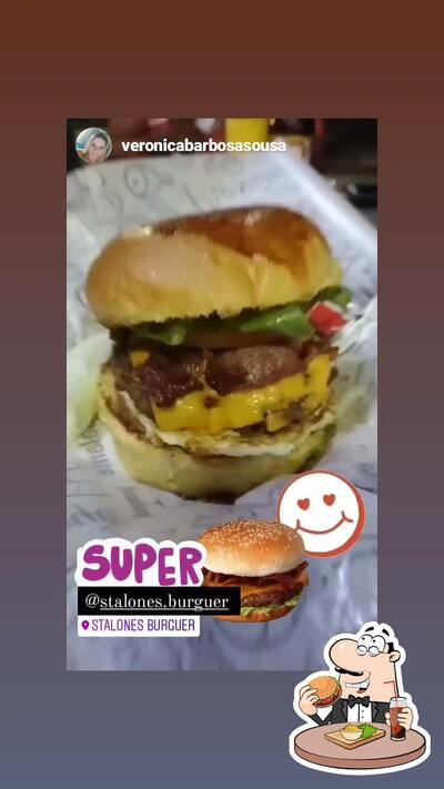 Deguste um dos hambúrgueres disponíveis no Stalones Burguer