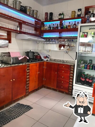 Veja imagens do interior do boteco do grillo