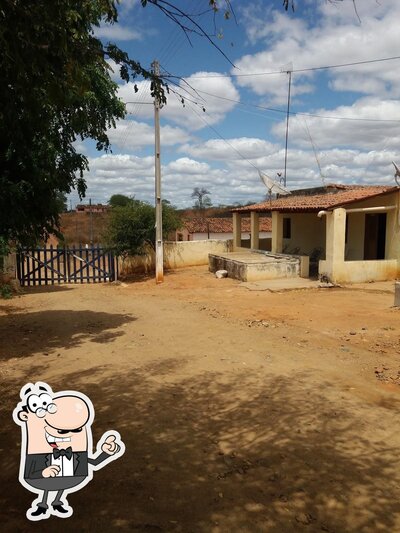 a parte exterior é uma característica importante do Povoado Castelo - Tauá